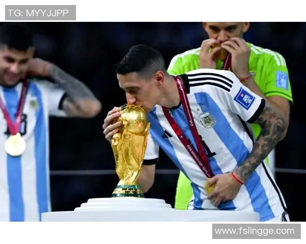 足球明星双手祈祷视频引发全球球迷热议信仰与运动的交融