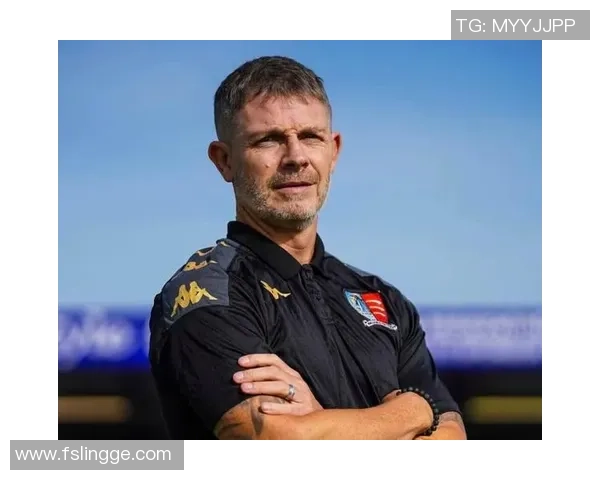 哈兰佛足球明星的传奇故事与辉煌成就揭秘